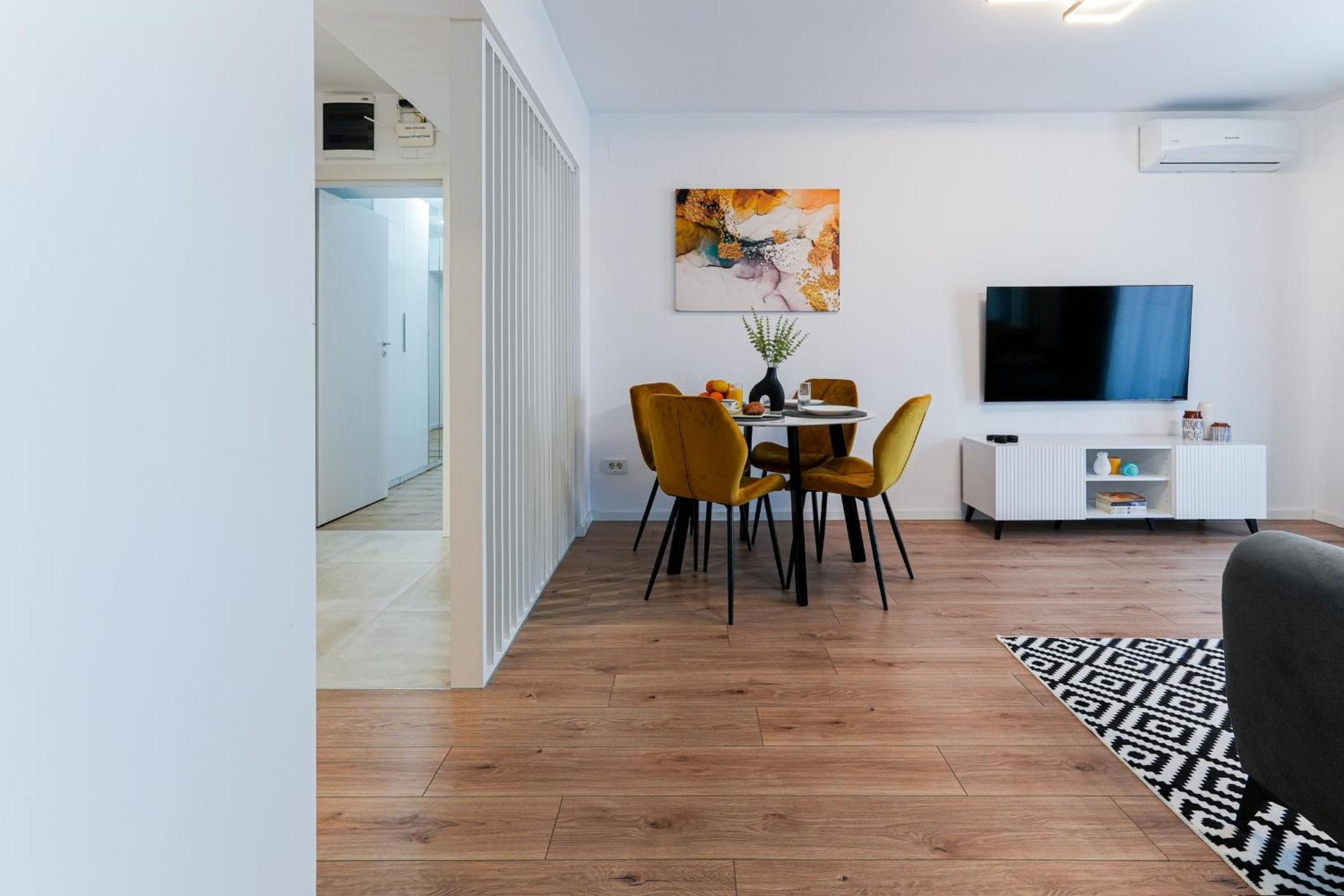 Sandra - Park-View Apt With Balcony & Parking Букурещ Екстериор снимка