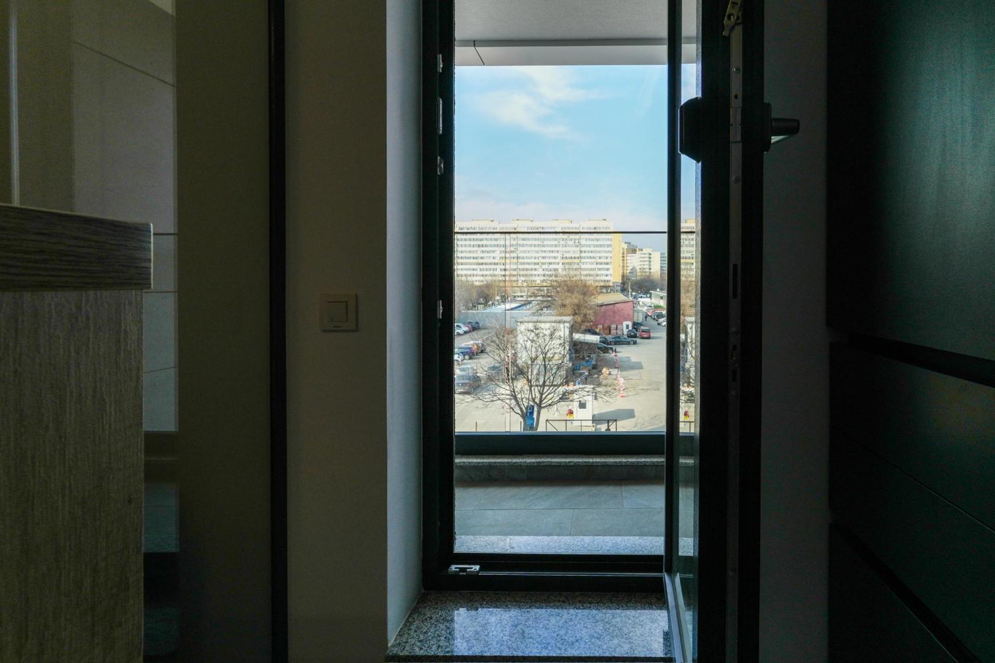Sandra - Park-View Apt With Balcony & Parking Букурещ Екстериор снимка