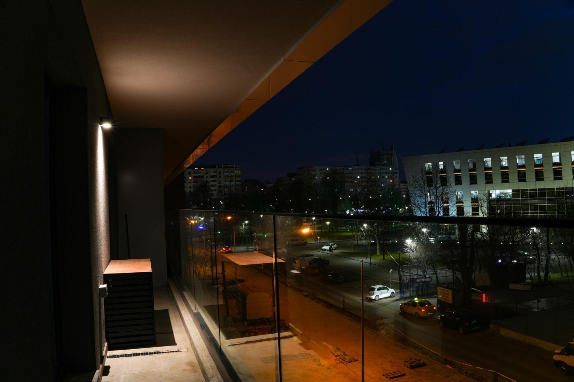 Sandra - Park-View Apt With Balcony & Parking Букурещ Екстериор снимка