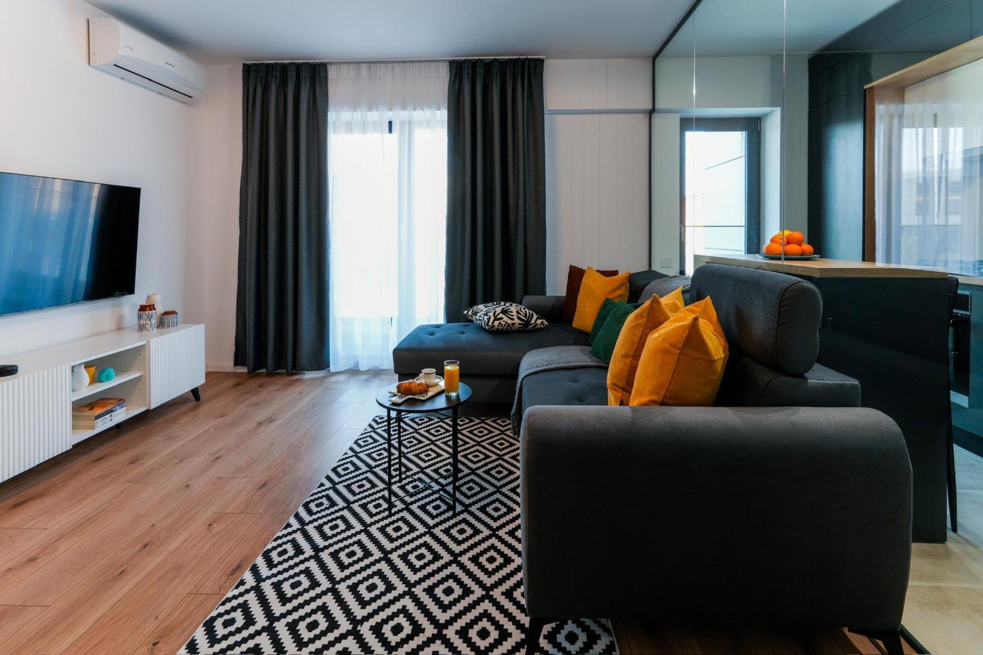 Sandra - Park-View Apt With Balcony & Parking Букурещ Екстериор снимка